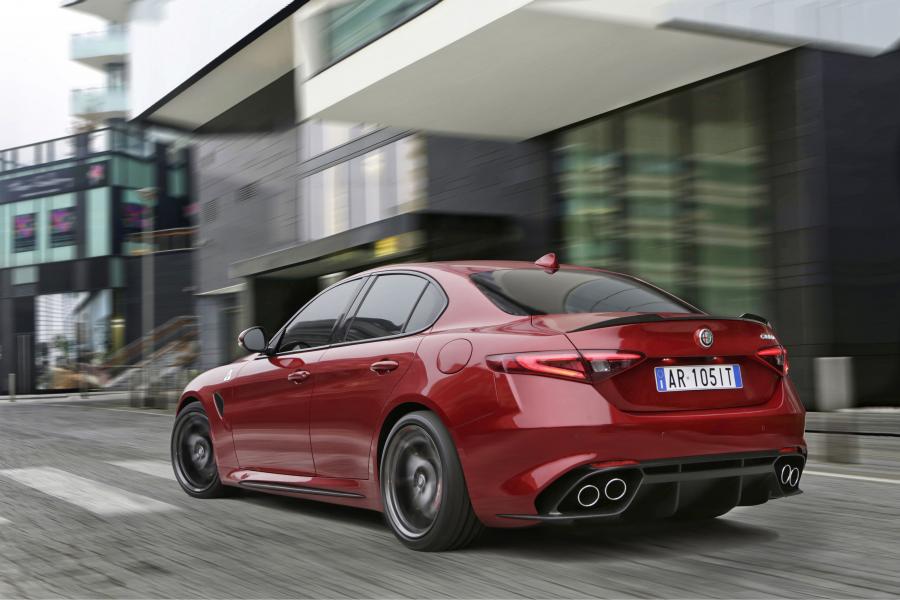  Alfa Romeo Giulia Quadrifoglio 2016 года  (WW) (фото 20 из 40)